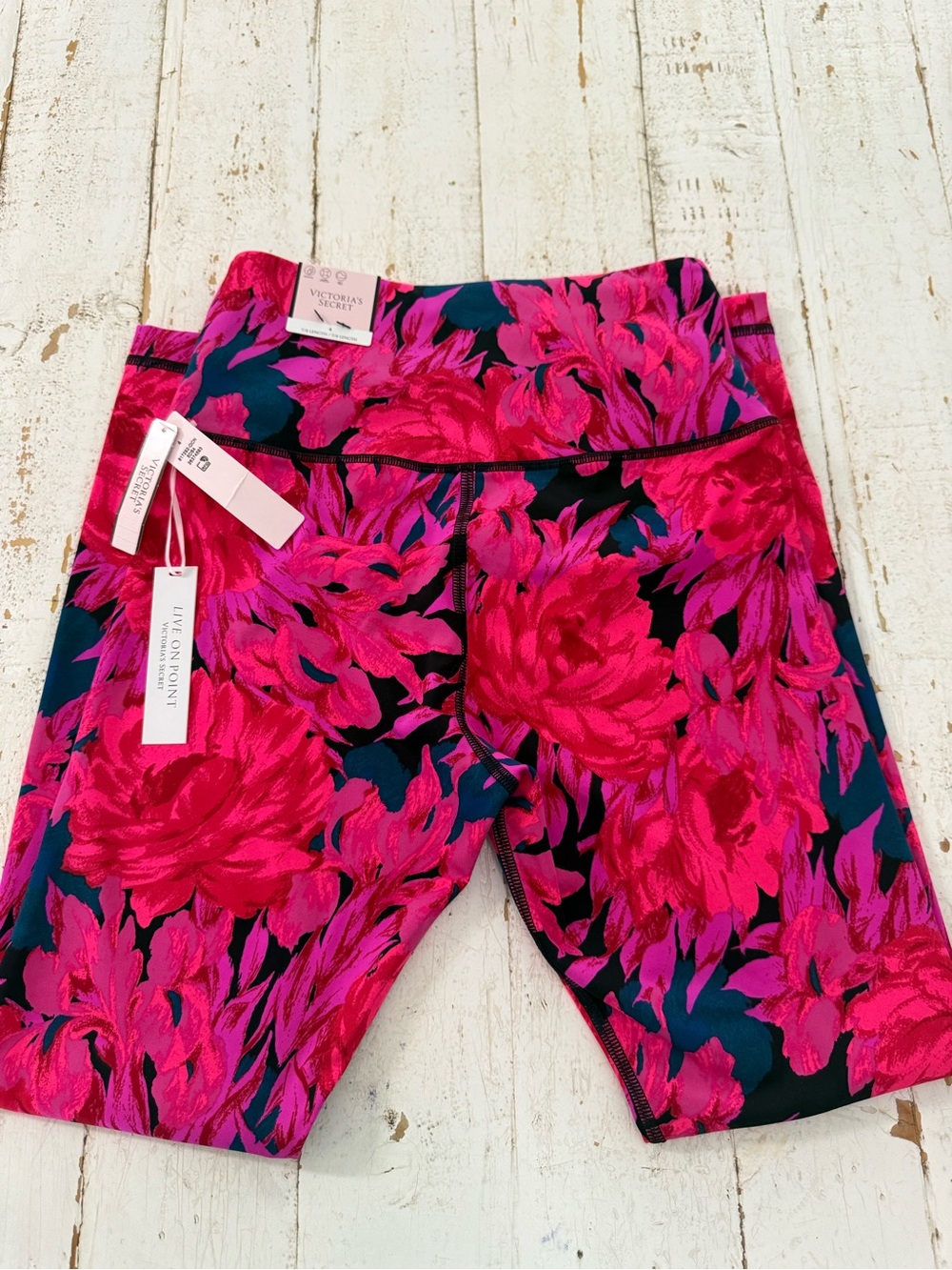 Victoria's Secret Pink & Black Floral 7/8 Leggings